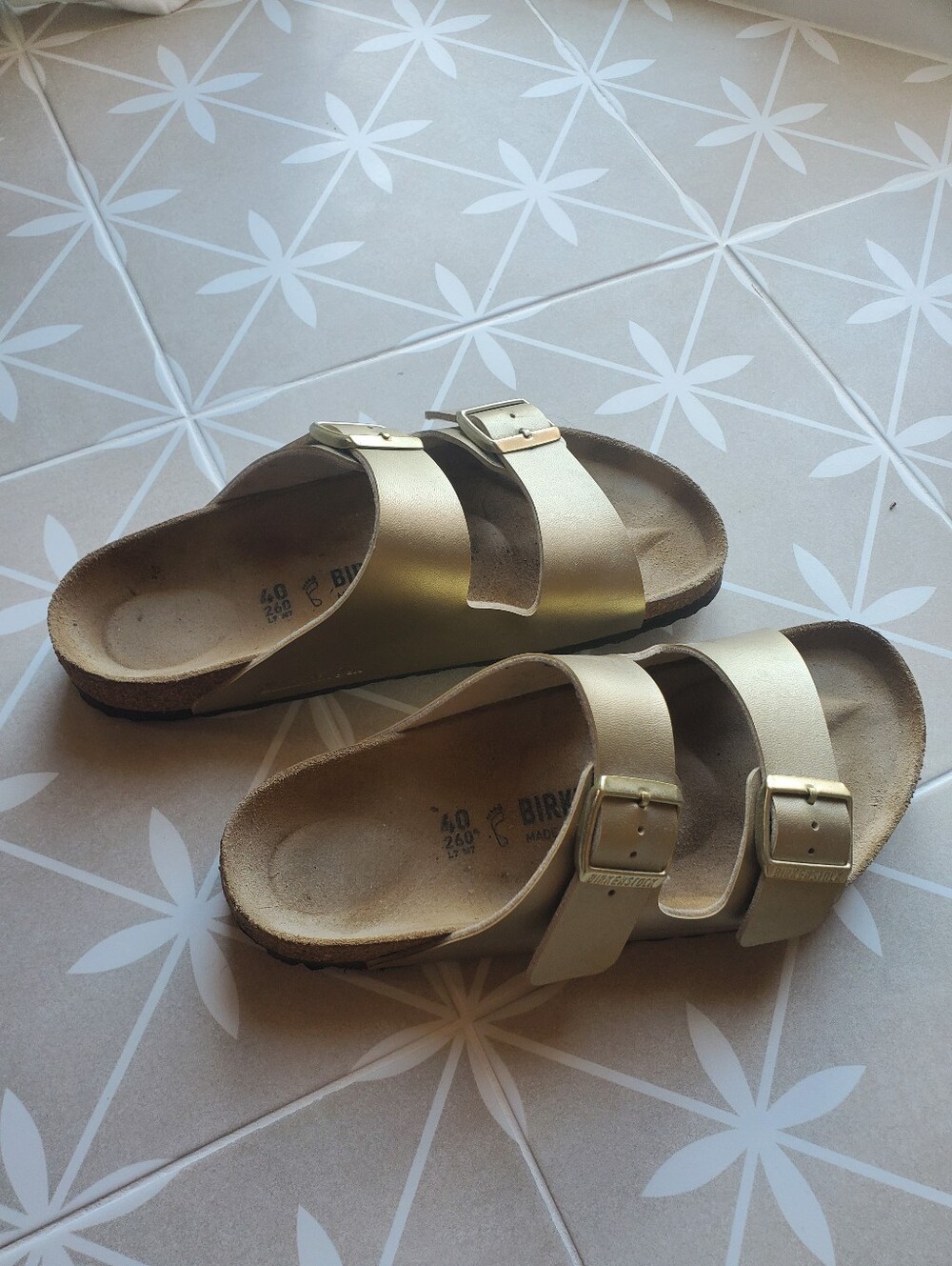 Birkenstock Arizona Birko-Flor in Gold size 40 (9)